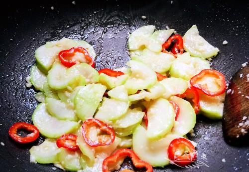 蒲瓜怎么炒着吃,家常美味新尝试